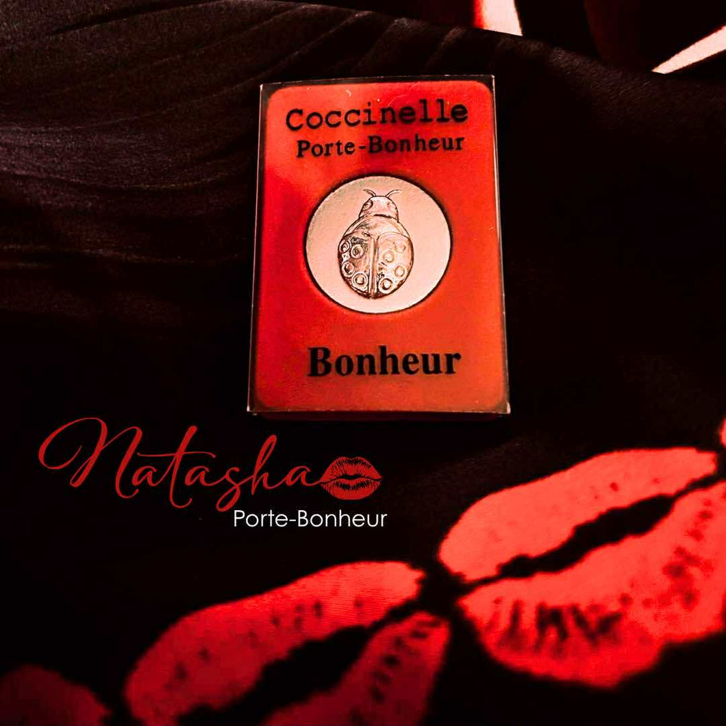 Natasha: Médaille porte-bonheur BONHEUR